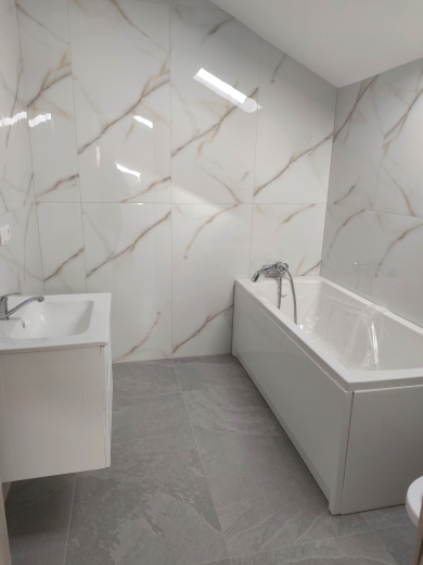 Apartament 3 camere bloc nou