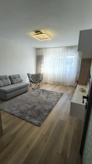 Vand apartament 2 camere Al.Ghiocelului